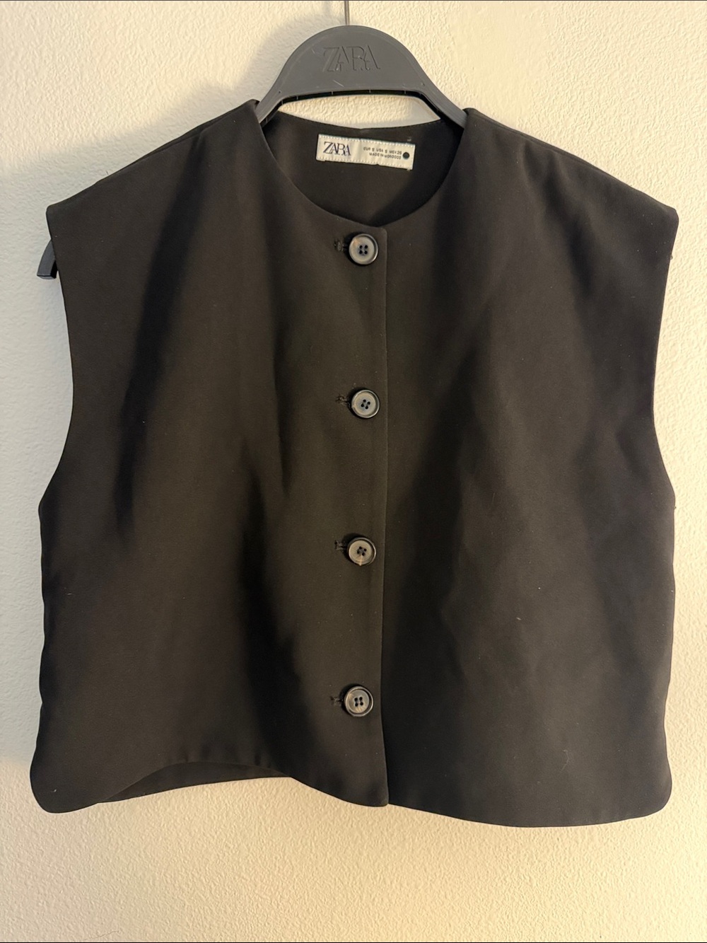 ZARA Black Sleeveless Button-Front Vest